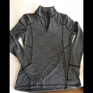 Women’s Small Long Sleeve Workout Pullover